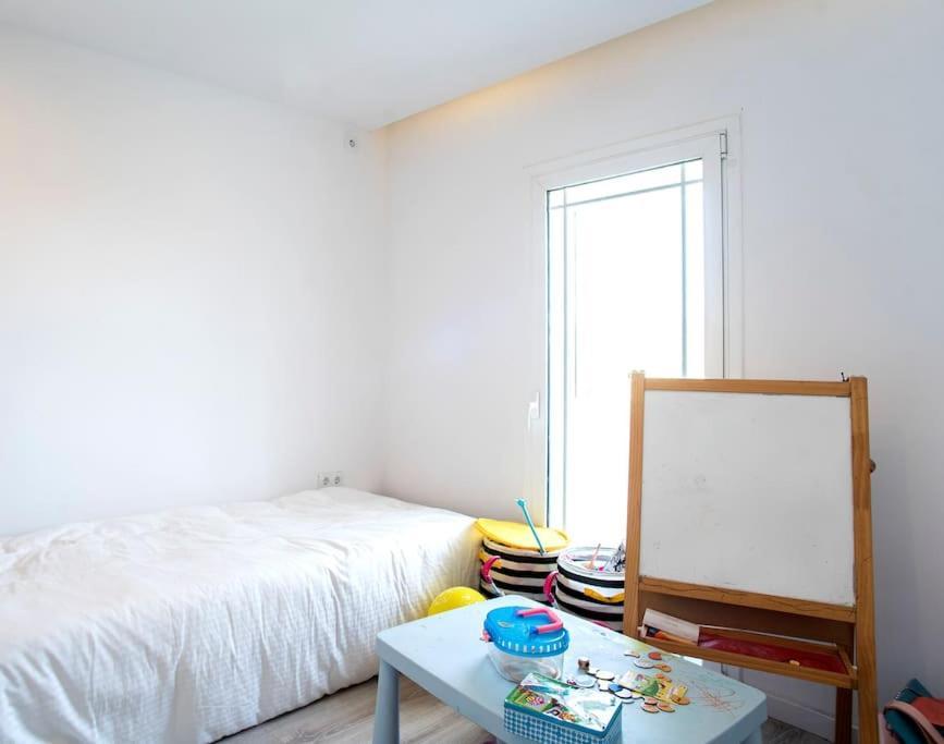 Villa 20 Min From Bcn- Charming House W/ Pool & Bbq Area à Cervelló Extérieur photo