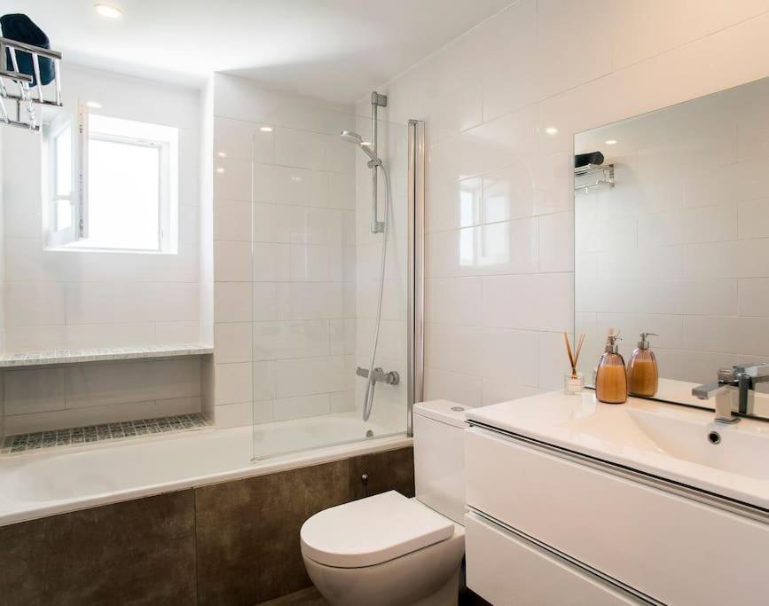 Villa 20 Min From Bcn- Charming House W/ Pool & Bbq Area à Cervelló Extérieur photo